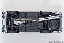 Indlæs billede til gallerivisning 1/18 Aston Martin DB5, silver metallic 1:18