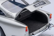 Indlæs billede til gallerivisning 1/18 Aston Martin DB5, silver metallic 1:18