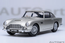 Indlæs billede til gallerivisning 1/18 Aston Martin DB5, silver metallic 1:18