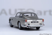 Indlæs billede til gallerivisning 1/18 Aston Martin DB5, silver metallic 1:18