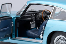 Indlæs billede til gallerivisning 1/18 Aston Martin DB5, caribbean pearl 1:18