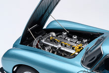 Indlæs billede til gallerivisning 1/18 Aston Martin DB5, caribbean pearl 1:18