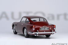 Indlæs billede til gallerivisning 1/18 Aston Martin DB5, dubonnet rosso 1:18