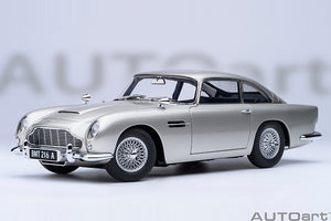 ASTON MARTIN DB5 1964 - 007 JAMES BOND - GOLDFINGER - MISSIONE GOLDFINGER WITH WEAPONS SILVER 1:18