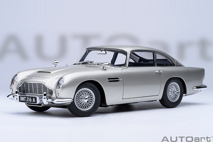 ASTON MARTIN DB5 1964 - 007 JAMES BOND - GOLDFINGER - MISSIONE GOLDFINGER WITH WEAPONS SILVER 1:18