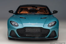 Indlæs billede til gallerivisning 1/18 Aston Martin DBS Superleggera, caribbean blue pearl 1:18