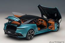 Indlæs billede til gallerivisning 1/18 Aston Martin DBS Superleggera, caribbean blue pearl 1:18