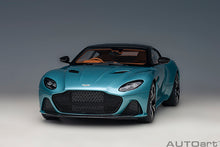 Indlæs billede til gallerivisning 1/18 Aston Martin DBS Superleggera, caribbean blue pearl 1:18