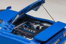 Indlæs billede til gallerivisning 1/18 Bugatti EB110 SS, racing blue 1:18