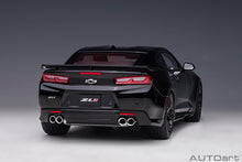 Indlæs billede til gallerivisning 2017 Chevrolet Camaro ZL1, black 1:18