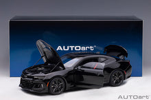 Indlæs billede til gallerivisning 2017 Chevrolet Camaro ZL1, black 1:18