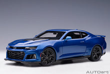 Indlæs billede til gallerivisning 2017 Chevrolet Camaro ZL1, blue 1:18