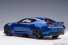 Indlæs billede til gallerivisning 2017 Chevrolet Camaro ZL1, blue 1:18