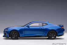 Indlæs billede til gallerivisning 2017 Chevrolet Camaro ZL1, blue 1:18