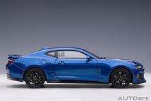 Indlæs billede til gallerivisning 2017 Chevrolet Camaro ZL1, blue 1:18