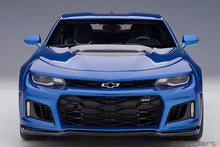 Indlæs billede til gallerivisning 2017 Chevrolet Camaro ZL1, blue 1:18