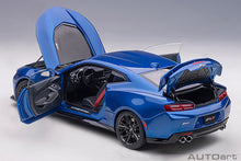 Indlæs billede til gallerivisning 2017 Chevrolet Camaro ZL1, blue 1:18