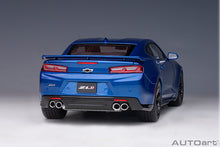 Indlæs billede til gallerivisning 2017 Chevrolet Camaro ZL1, blue 1:18