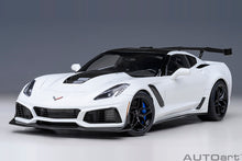 Indlæs billede til gallerivisning 1/18 Chevrolet Corvette C7 ZR1, arctic white 1:18