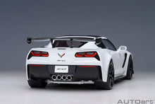 Indlæs billede til gallerivisning 1/18 Chevrolet Corvette C7 ZR1, arctic white 1:18