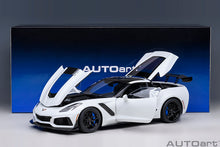 Indlæs billede til gallerivisning 1/18 Chevrolet Corvette C7 ZR1, arctic white 1:18