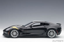 Indlæs billede til gallerivisning 1/18 Chevrolet Corvette C7 Grand Sport, black/white stripes and yellowfender hash marks 1:18