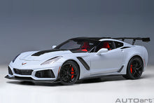 Indlæs billede til gallerivisning 1/18 Chevrolet Corvette C7 ZR1, ceramic matrix grey metallic 1:18