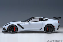 Indlæs billede til gallerivisning 1/18 Chevrolet Corvette C7 ZR1, ceramic matrix grey metallic 1:18
