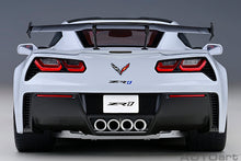 Indlæs billede til gallerivisning CHEVROLET CORVETTE C7 ZR1 2017 GREY MET 1:18