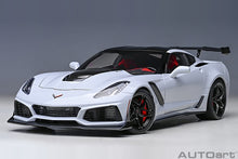 Indlæs billede til gallerivisning 1/18 Chevrolet Corvette C7 ZR1, ceramic matrix grey metallic 1:18