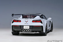 Indlæs billede til gallerivisning 1/18 Chevrolet Corvette C7 ZR1, ceramic matrix grey metallic 1:18