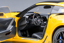 Indlæs billede til gallerivisning CHEVROLET CORVETTE C7 ZR1 2017 RACING YELLOW 1:18
