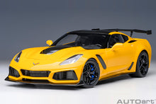 Indlæs billede til gallerivisning 1/18 Chevrolet Corvette C7 ZR1, corvette racing yellow tintcoat 1:18