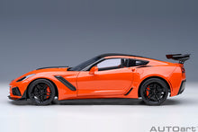 Indlæs billede til gallerivisning CHEVROLET CORVETTE C7 ZR1 2017 ORANGE 1:18