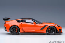 Indlæs billede til gallerivisning CHEVROLET CORVETTE C7 ZR1 2017 ORANGE 1:18