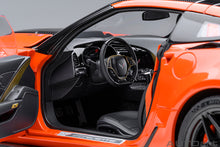 Indlæs billede til gallerivisning CHEVROLET CORVETTE C7 ZR1 2017 ORANGE 1:18