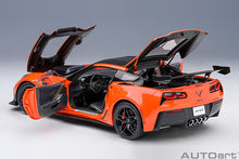 Indlæs billede til gallerivisning 1/18 Chevrolet Corvette C7 ZR1, sebring orange tintcoat 1:18