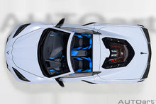 Indlæs billede til gallerivisning CHEVROLET CORVETTE C8 Z51 STINGRAY SPIDER 2020 CERAMIC MATRIX GREY MET 1:18