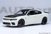 Indlæs billede til gallerivisning DODGE CHARGER HELLCAT REDEYE JAILBREAK COUPE 2023 KNUCKLE WHITE 1:18
