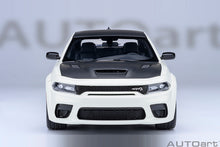 Indlæs billede til gallerivisning DODGE CHARGER HELLCAT REDEYE JAILBREAK COUPE 2023 KNUCKLE WHITE 1:18