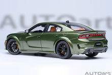 Indlæs billede til gallerivisning DODGE CHARGER HELLCAT REDEYE JAILBREAK COUPE 2023 F8 GREEN 1:18