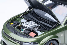 Indlæs billede til gallerivisning DODGE CHARGER HELLCAT REDEYE JAILBREAK COUPE 2023 F8 GREEN 1:18