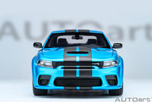 Indlæs billede til gallerivisning DODGE CHARGER HELLCAT REDEYE JAILBREAK COUPE 2023 B5 BLUE 1:18