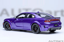Indlæs billede til gallerivisning DODGE CHARGER SCAT PACK WIDEBODY COUPE 2023 PURPLE 1:18