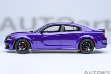 Indlæs billede til gallerivisning DODGE CHARGER SCAT PACK WIDEBODY COUPE 2023 PURPLE 1:18