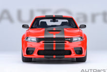 Indlæs billede til gallerivisning DODGE CHARGER SCAT PACK WIDEBODY COUPE 2023 TOR RED 1:18