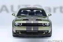 Indlæs billede til gallerivisning DODGE CHALLENGER SRT JAILBREAK COUPE 2022 GREEN 1:18
