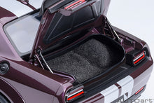 Indlæs billede til gallerivisning DODGE CHALLENGER SRT JAILBREAK COUPE 2022 PURPLE 1:18