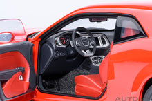 Indlæs billede til gallerivisning DODGE CHALLENGER SRT JAILBREAK COUPE 2022 RED 1:18