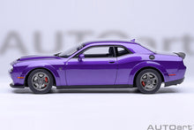 Indlæs billede til gallerivisning DODGE CHALLENGER SRT SUPER STOCK COUPE 2023 PURPLE 1:18